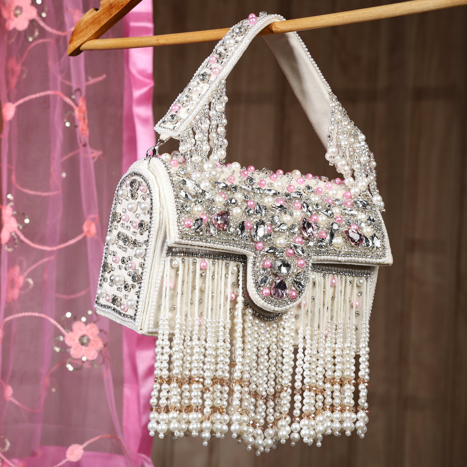 Mira white box clutch