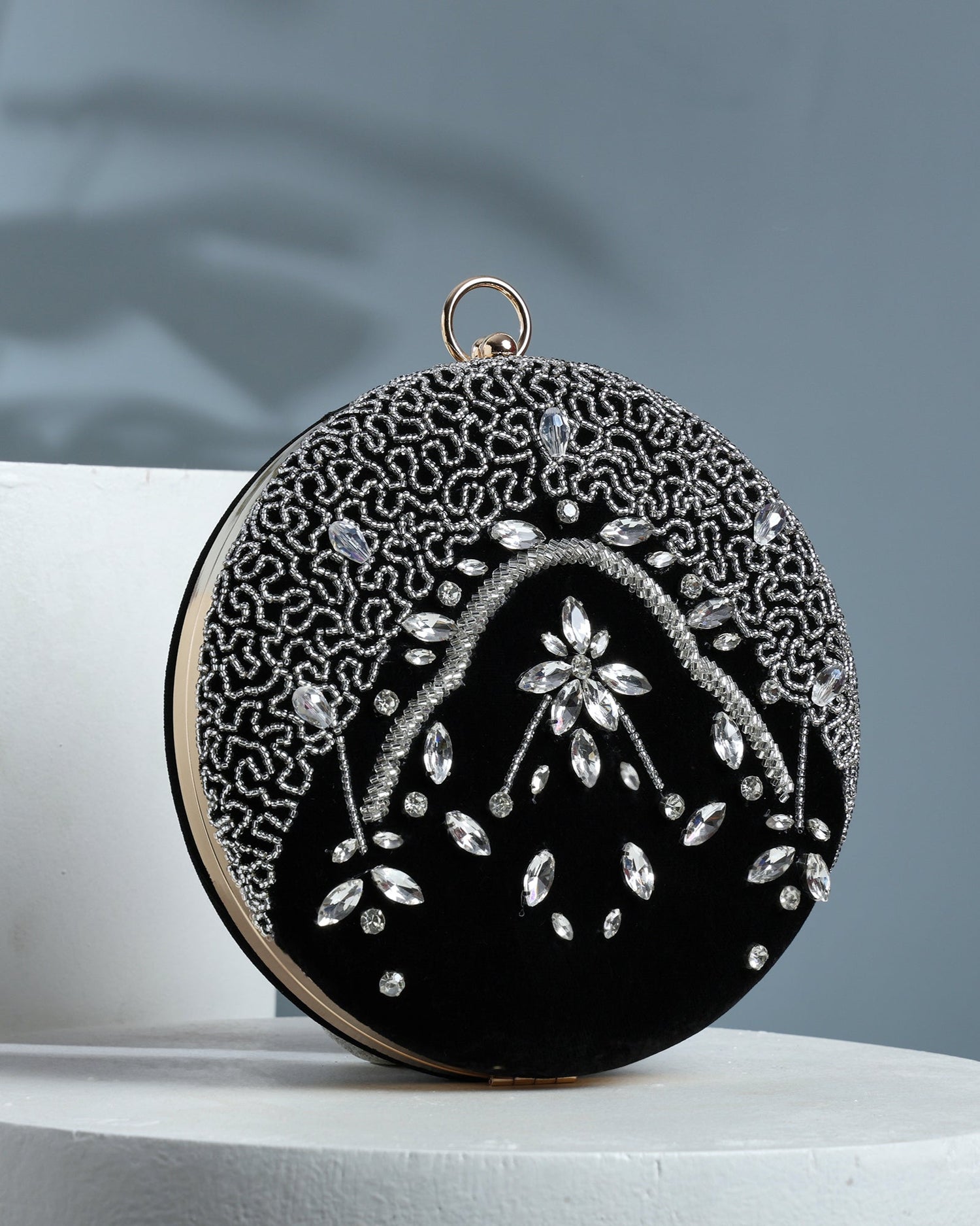 Halo black Round clutch