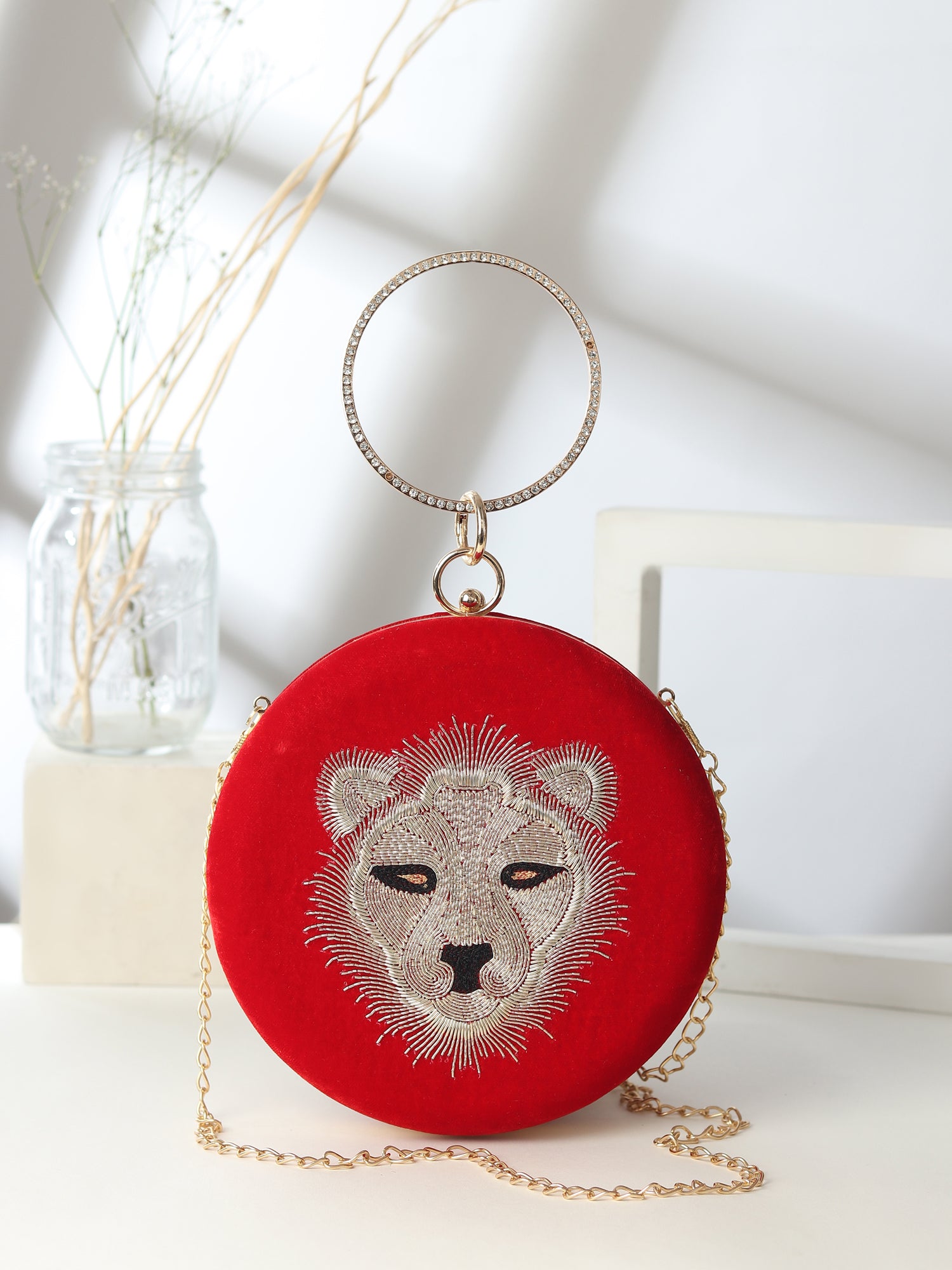 LEO BLACK ROUND CLUTCH